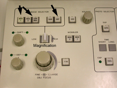 A JEM-1010 magnification control panel